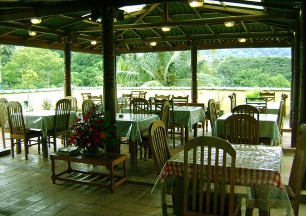 Palm Garden Home Stay Deiyannewela Екстериор снимка