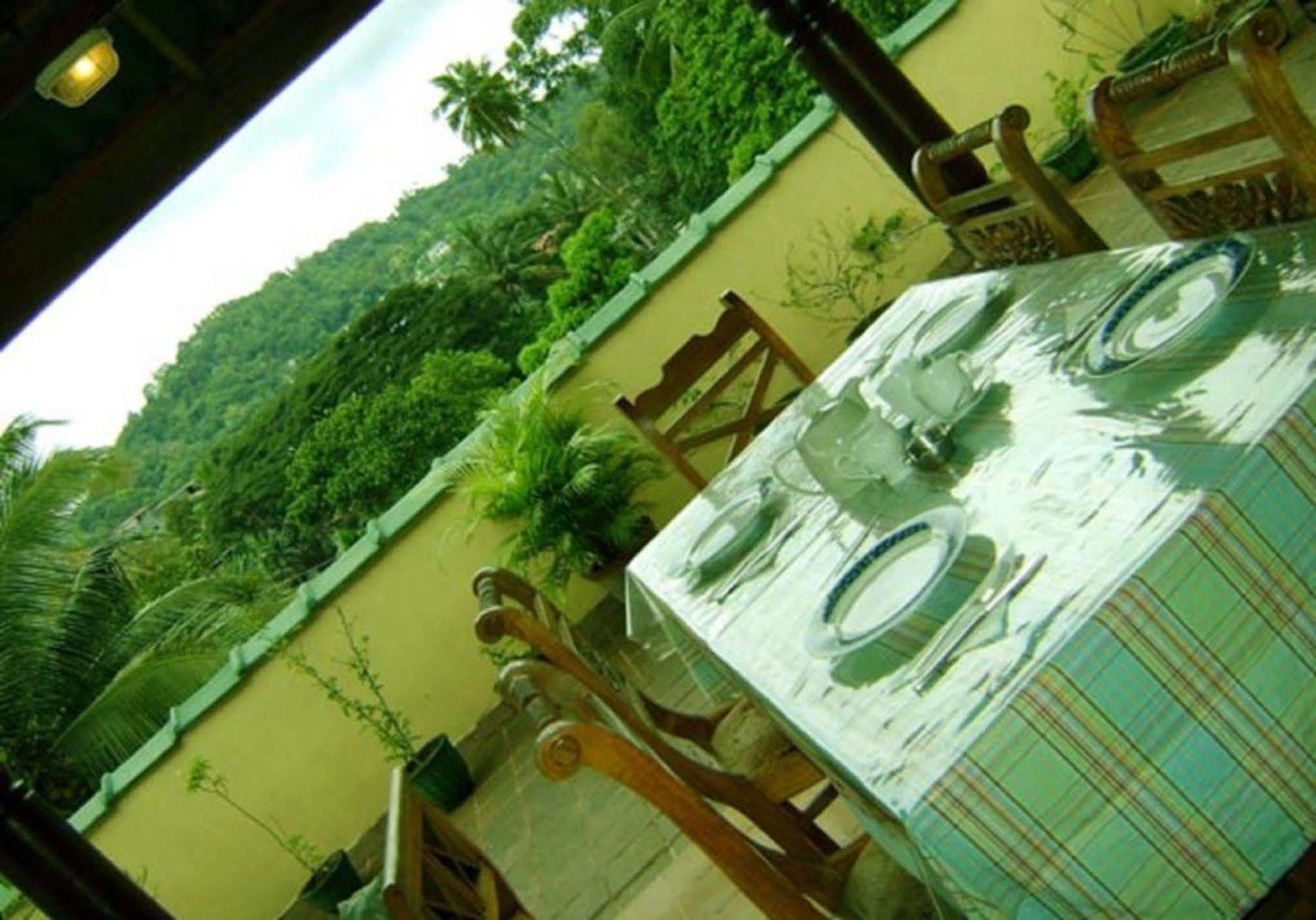 Palm Garden Home Stay Deiyannewela Екстериор снимка